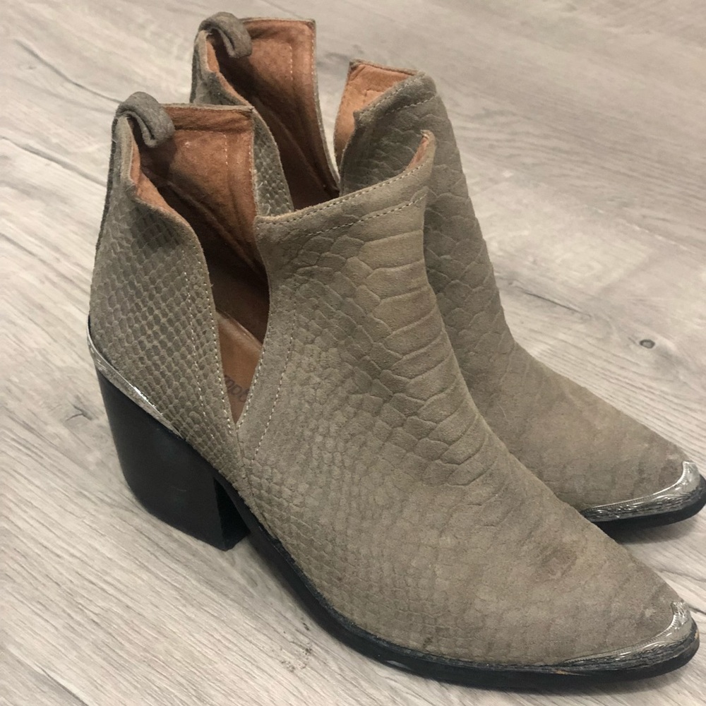 Jeffrey Campbell Cromwell Matte booties